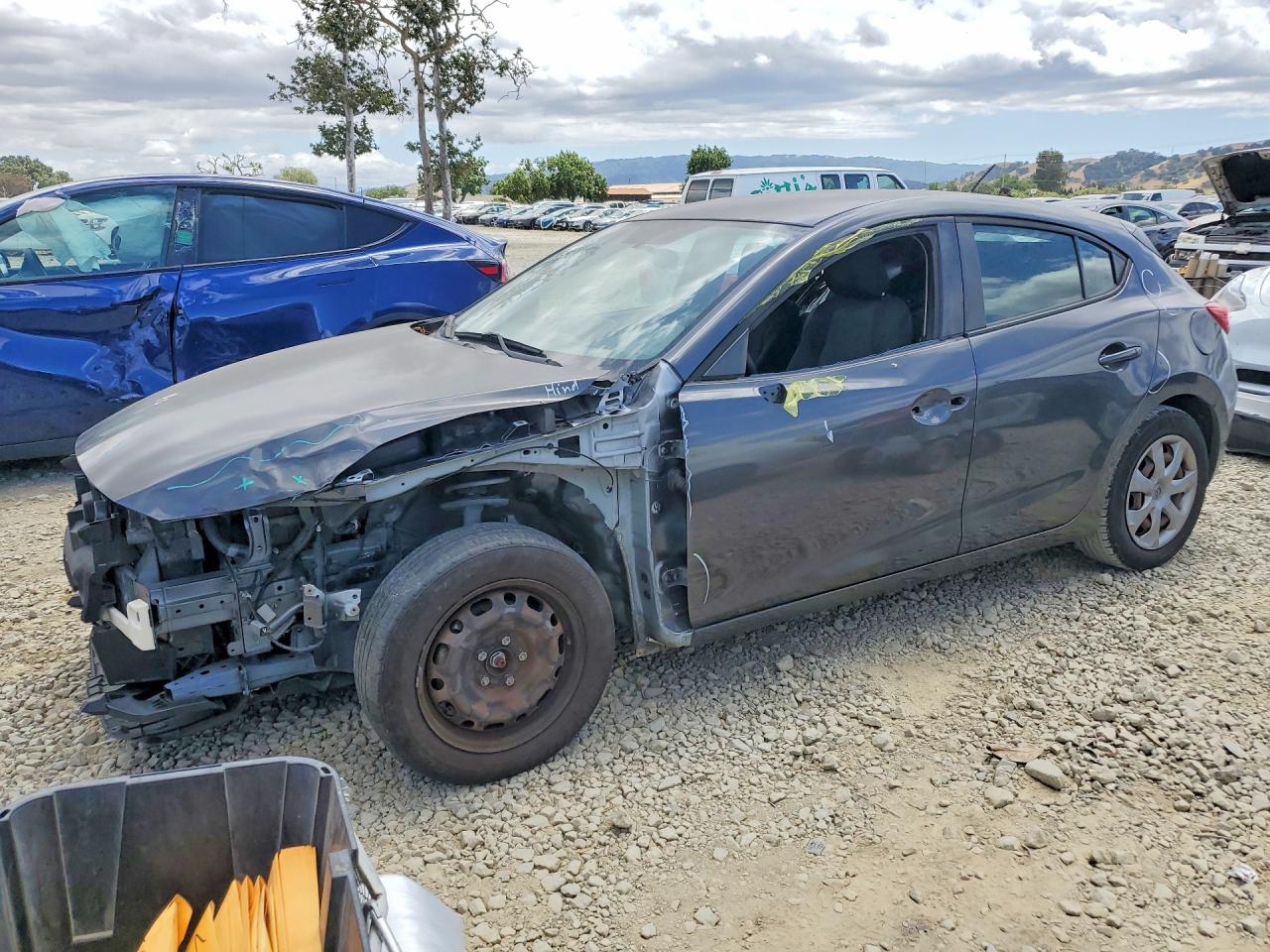 JM1BM1J76G1325531 · 2016 MAZDA 3