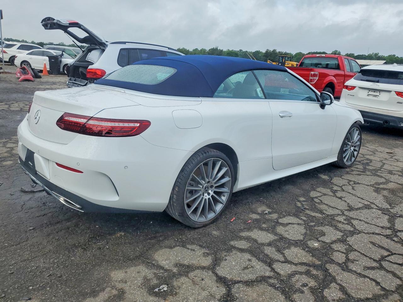 W1K1K5JB8NF186408 · 2022 MERCEDES-BENZ E · 3/12
