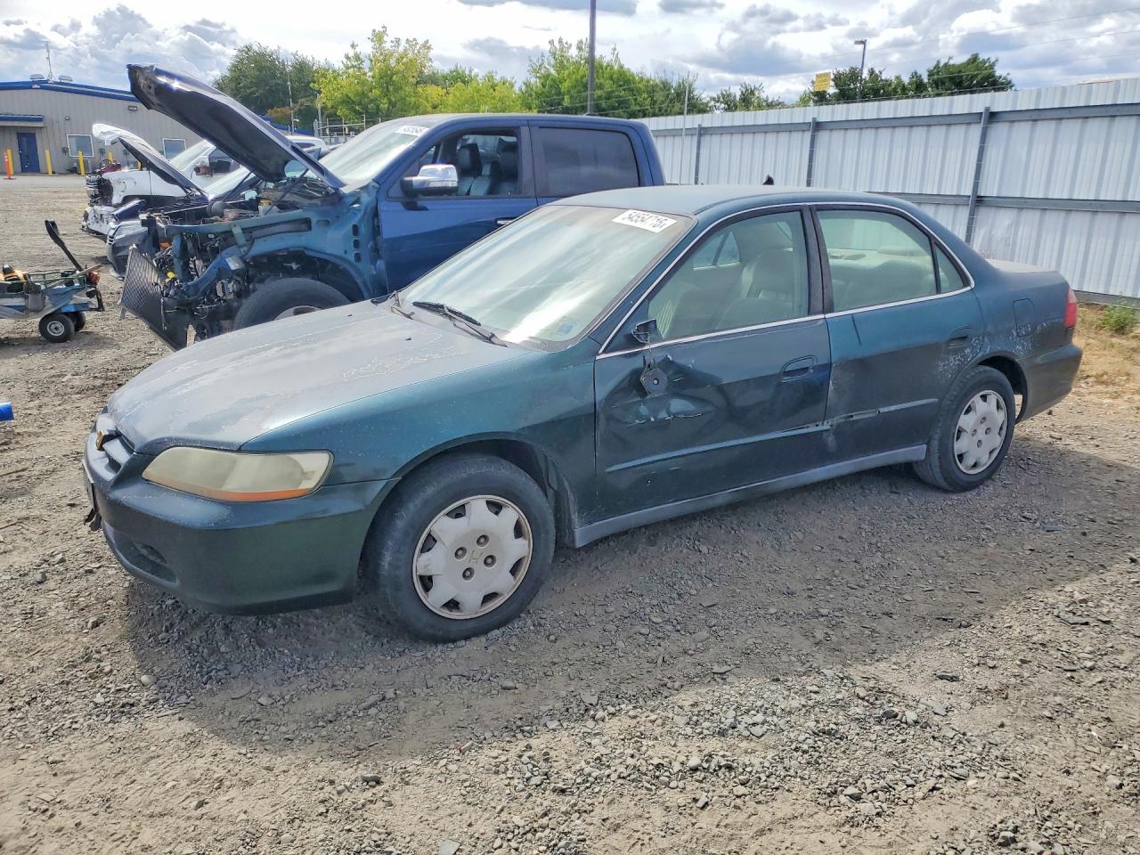1HGCG5647WA196720 · 1998 HONDA ACCORD