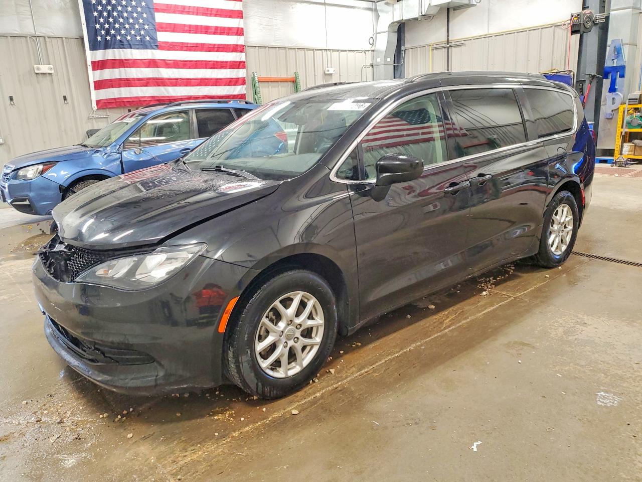 2C4RC1DG1LR172091 · 2020 CHRYSLER VOYAGER