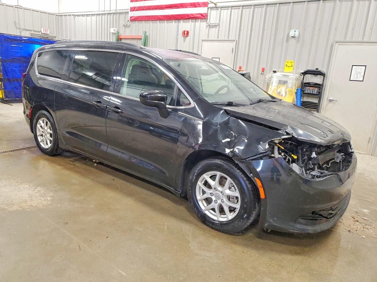 2C4RC1DG1LR172091 · 2020 CHRYSLER VOYAGER · 4/13