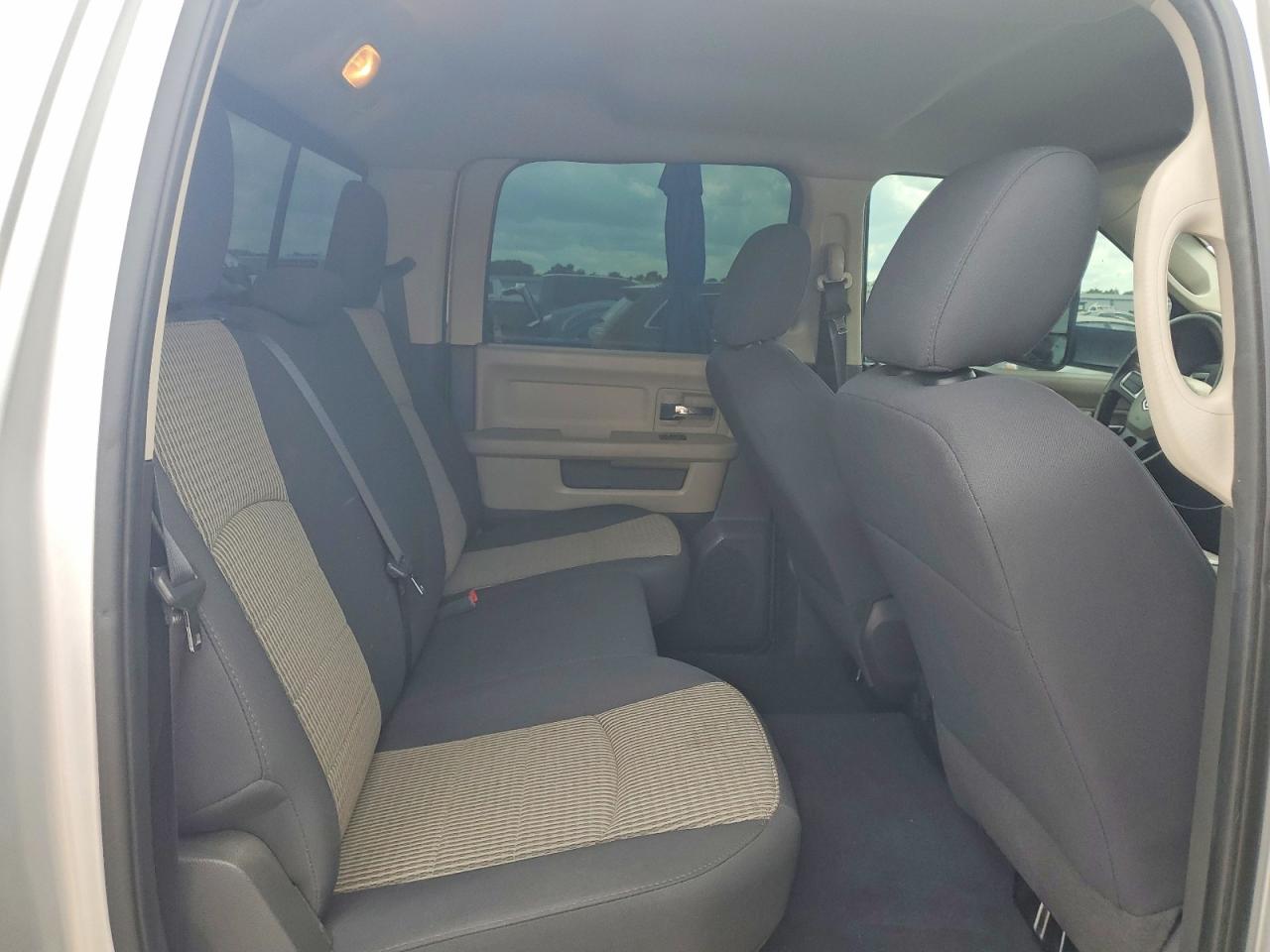 3D7UT2CL2BG593293 · 2011 DODGE RAM 2500 · 10/12