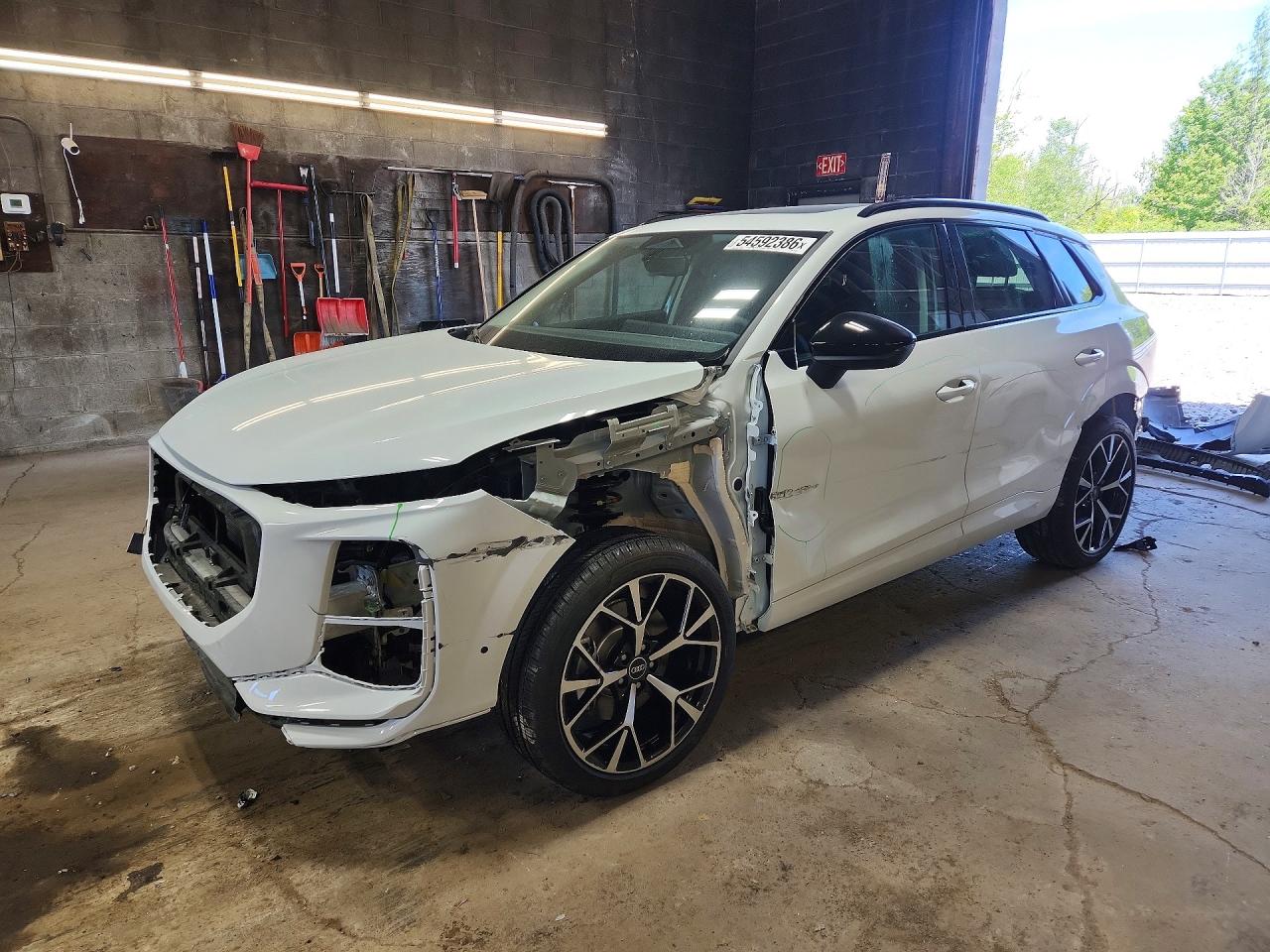 WA1ABCFJ5T1027008 · 2026 AUDI Q3
