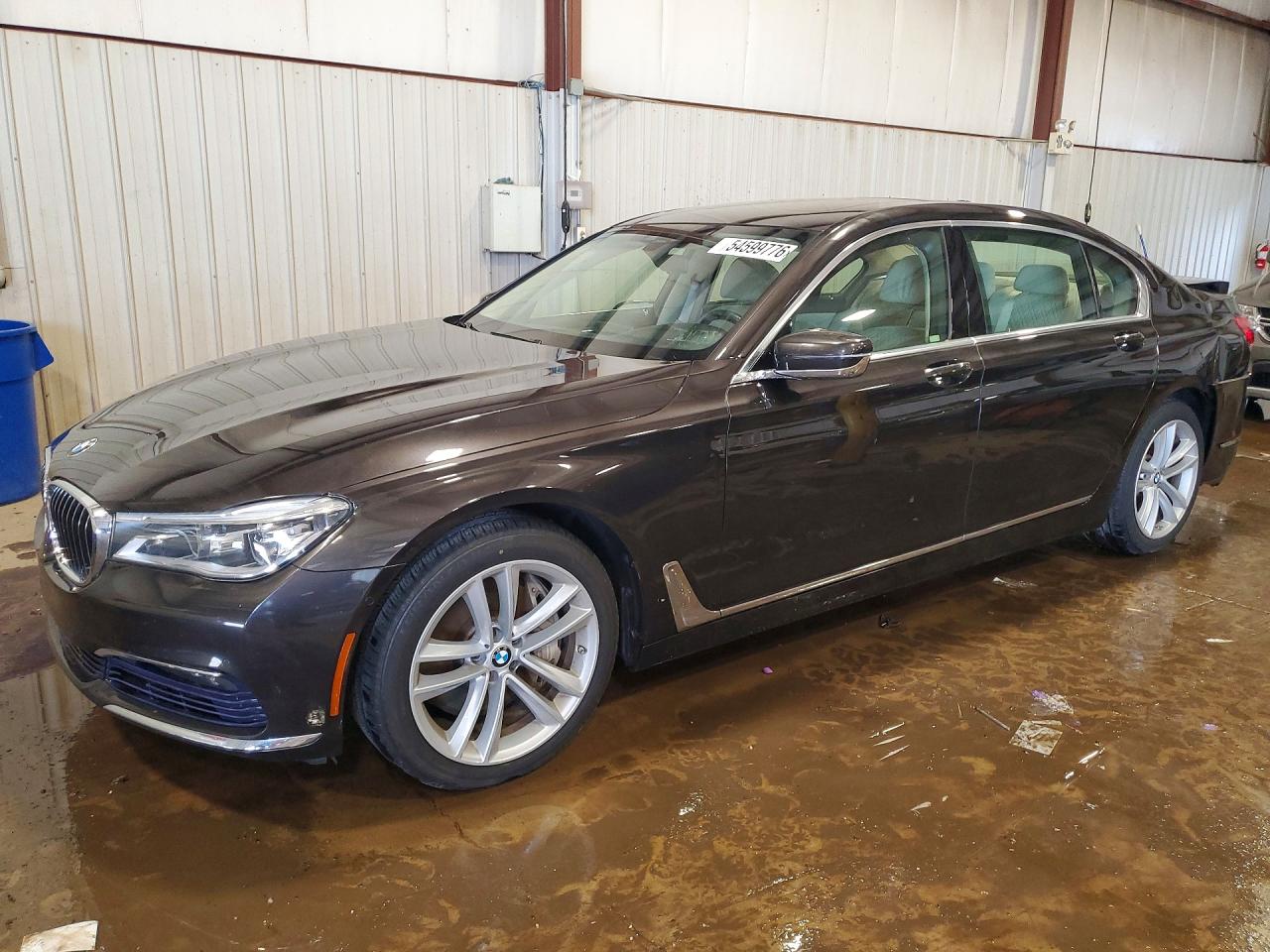 2016 BMW 750