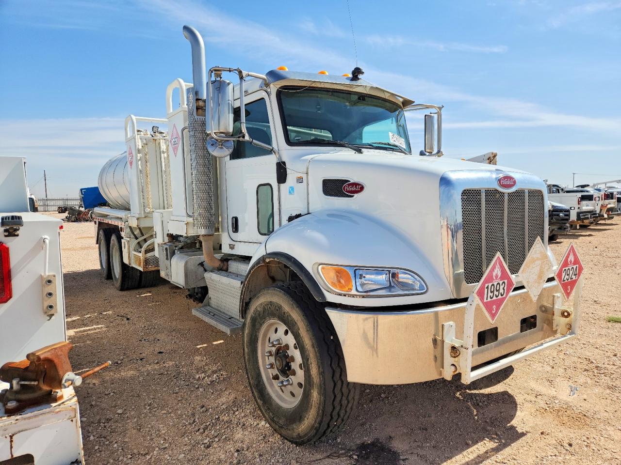 2NP3LJ0X7HM423690 · 2017 PETERBILT ALL MODELS