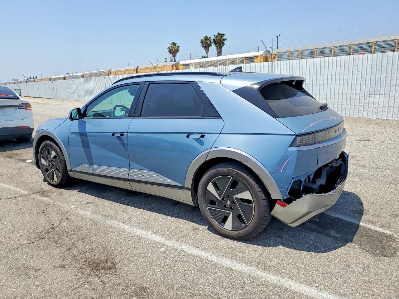 7YAKR4DA6SY031498 · 2025 HYUNDAI IONIQ 5 · 2/13