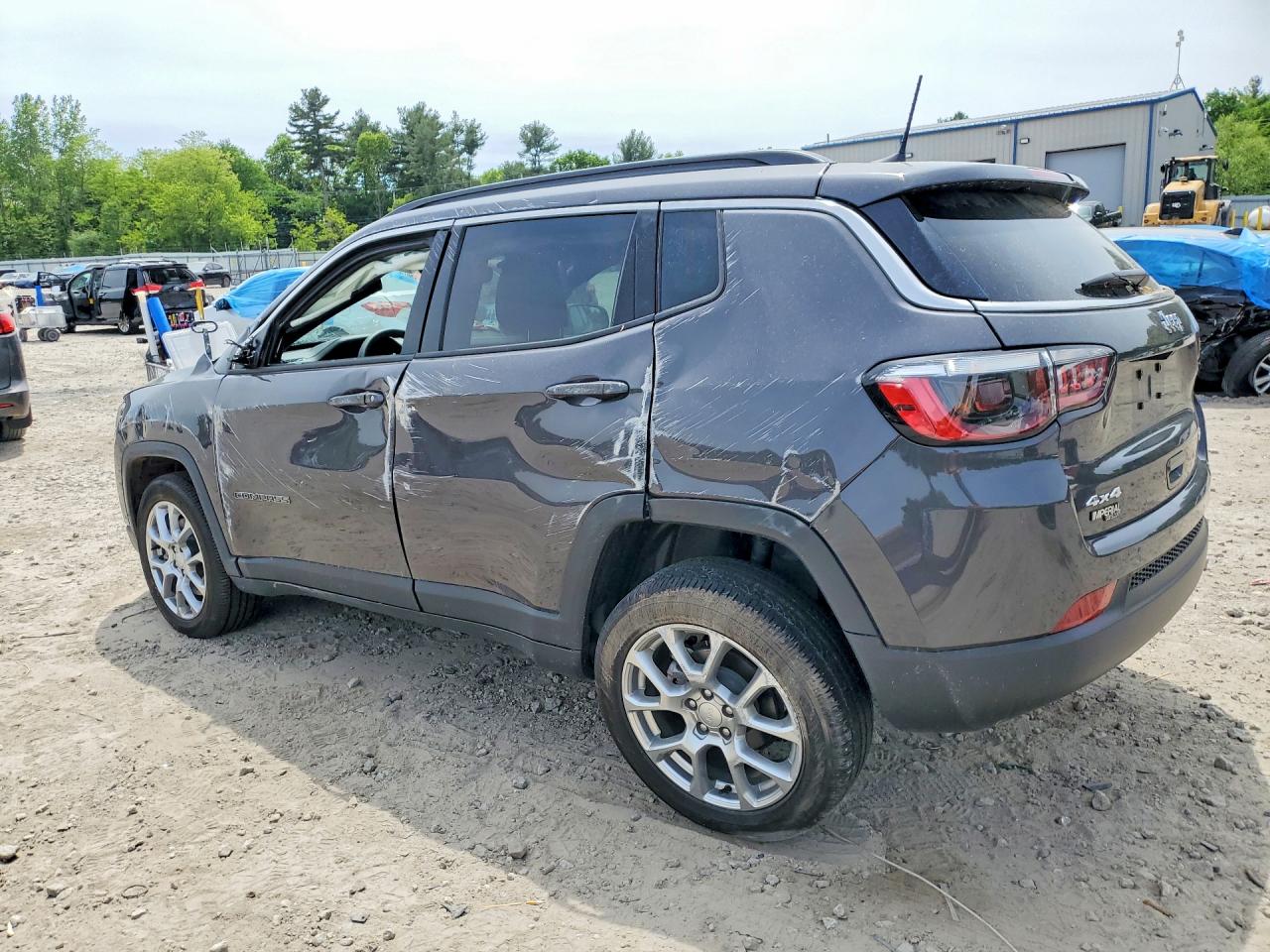 3C4NJDFN6RT123976 · 2024 JEEP COMPASS · 2/13