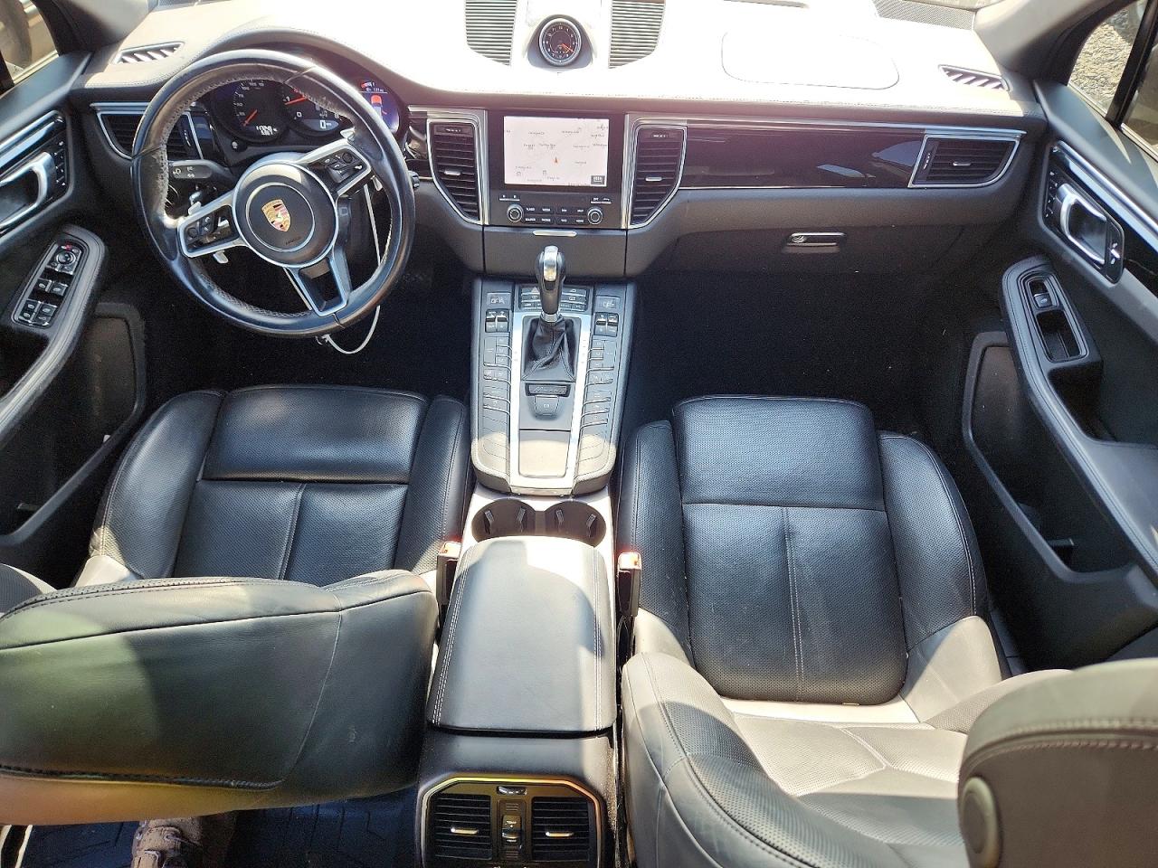 WP1AA2A50HLB02916 · 2017 PORSCHE MACAN · 8/14