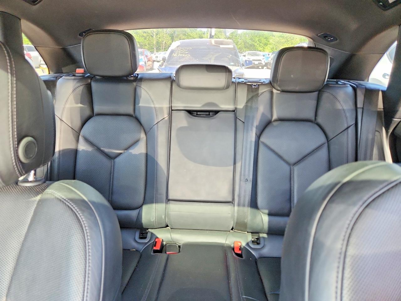 WP1AA2A50HLB02916 · 2017 PORSCHE MACAN · 10/14