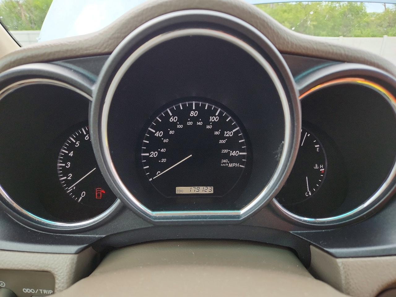 2T2HK31UX8C094868 · 2008 LEXUS RX · 9/13