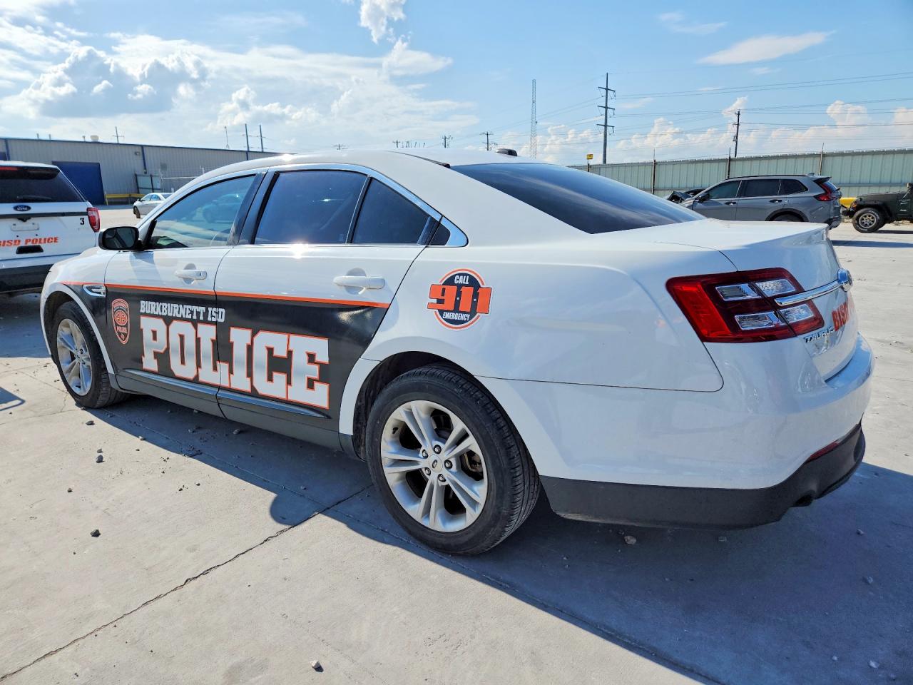 1FAHP2D83JG138995 · 2018 FORD TAURUS · 2/12