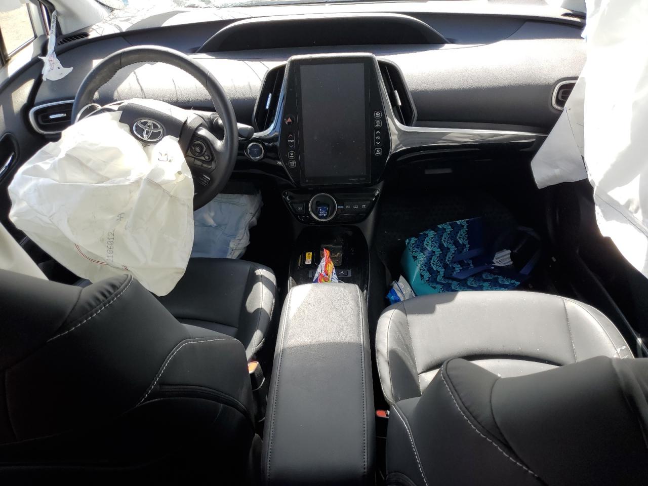 JTDKAMFP5N3206955 · 2022 TOYOTA PRIUS PRIME LE · 8/12