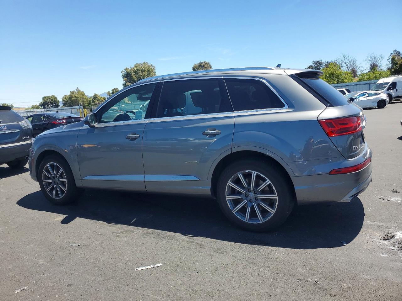 WA1LHAF75HD042212 · 2017 AUDI Q7 · 2/13