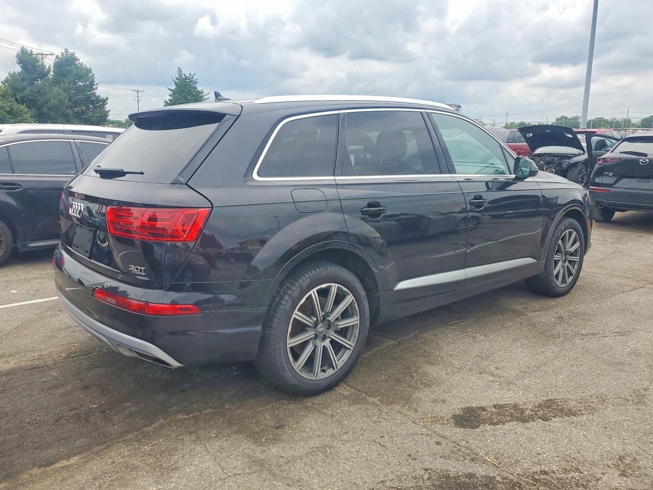 WA1LAAF7XHD046731 · 2017 AUDI Q7 · 3/13