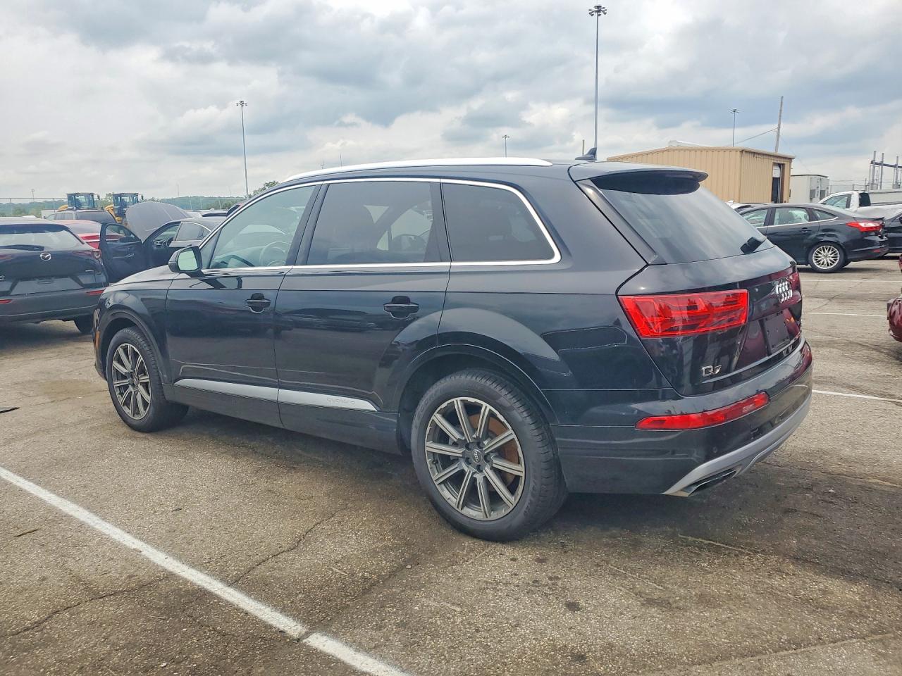 WA1LAAF7XHD046731 · 2017 AUDI Q7 · 2/13