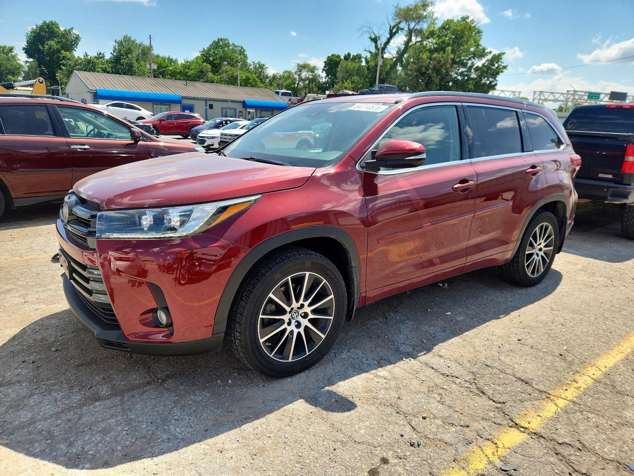 5TDJZRFH4HS456989 · 2017 TOYOTA HIGHLANDER