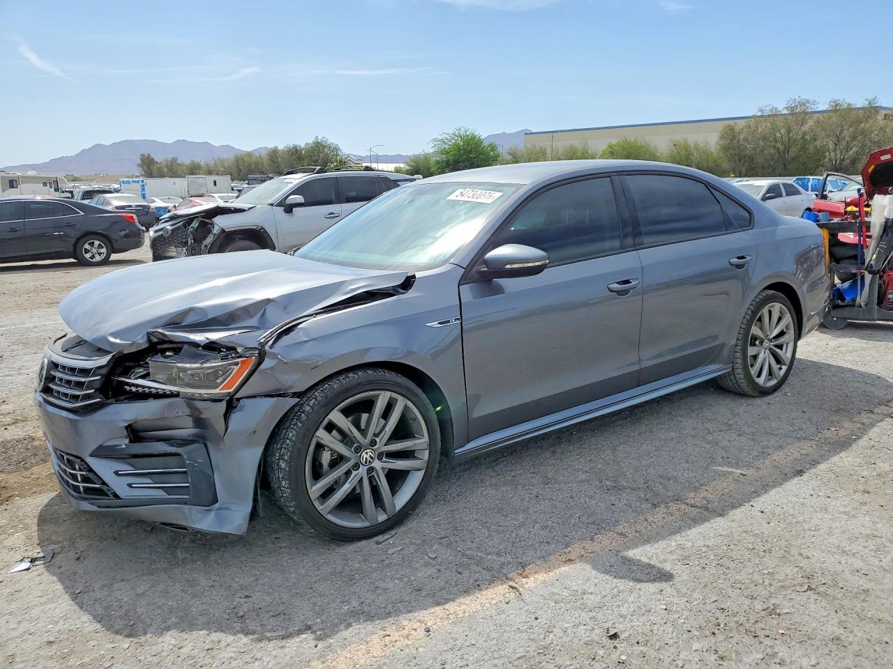 1VWAA7A3XJC028999 · 2018 VOLKSWAGEN PASSAT