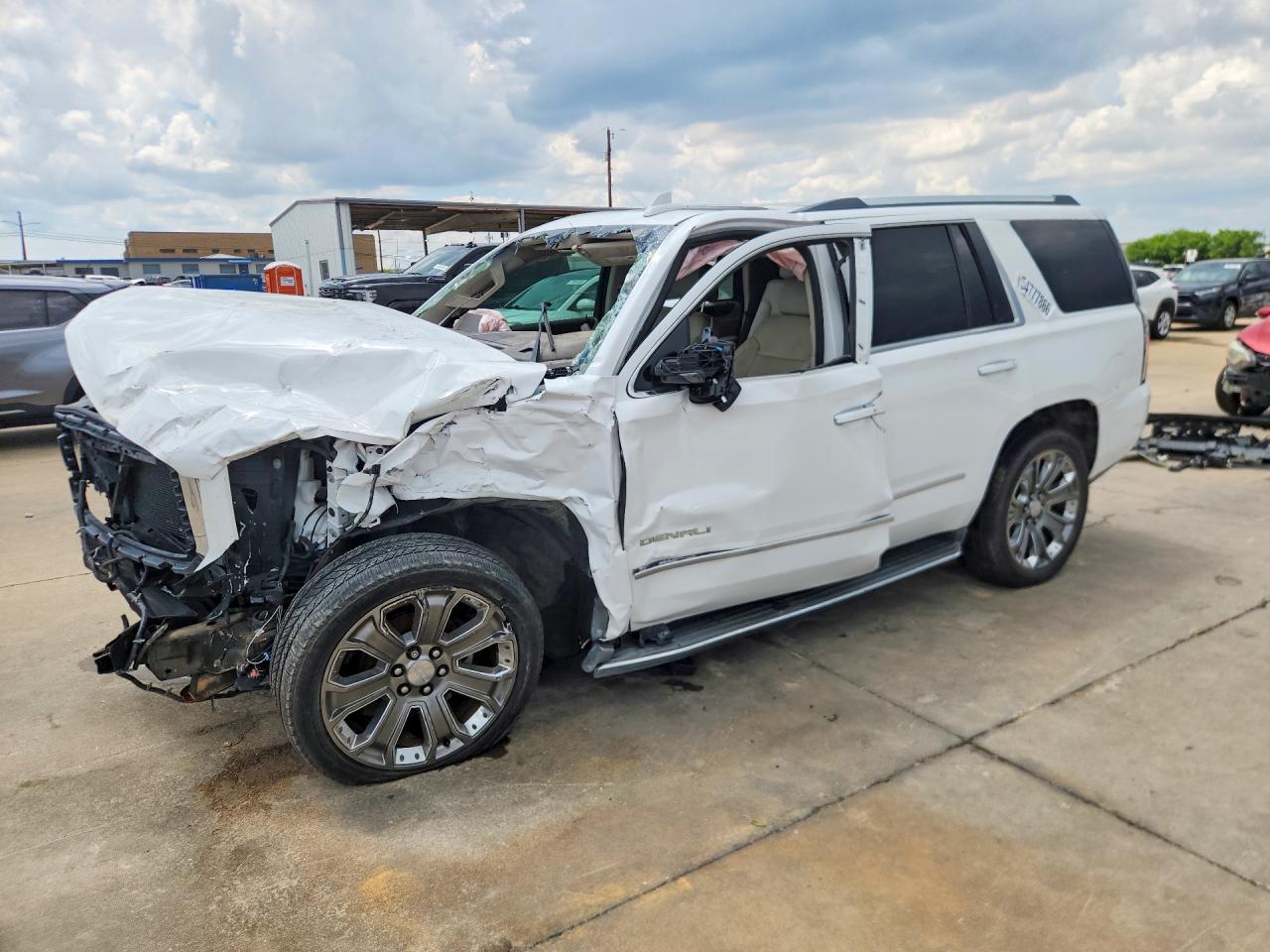 1GKS1CKJ0FR625911 · 2015 GMC YUKON