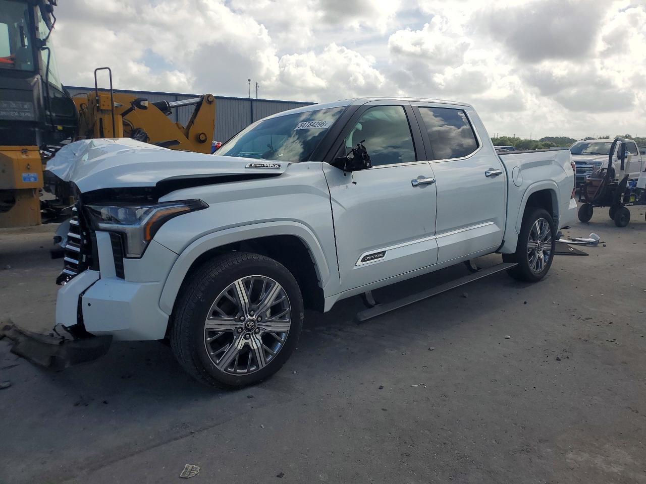 5TFVC5DB9TX129503 · 2026 TOYOTA TUNDRA