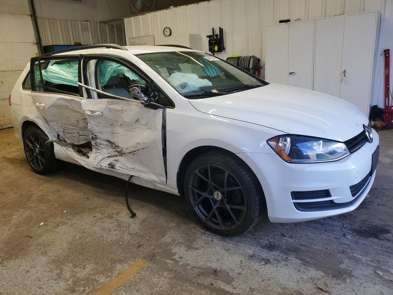 3VWCA7AU8FM520633 · 2015 VOLKSWAGEN GOLF · 4/12
