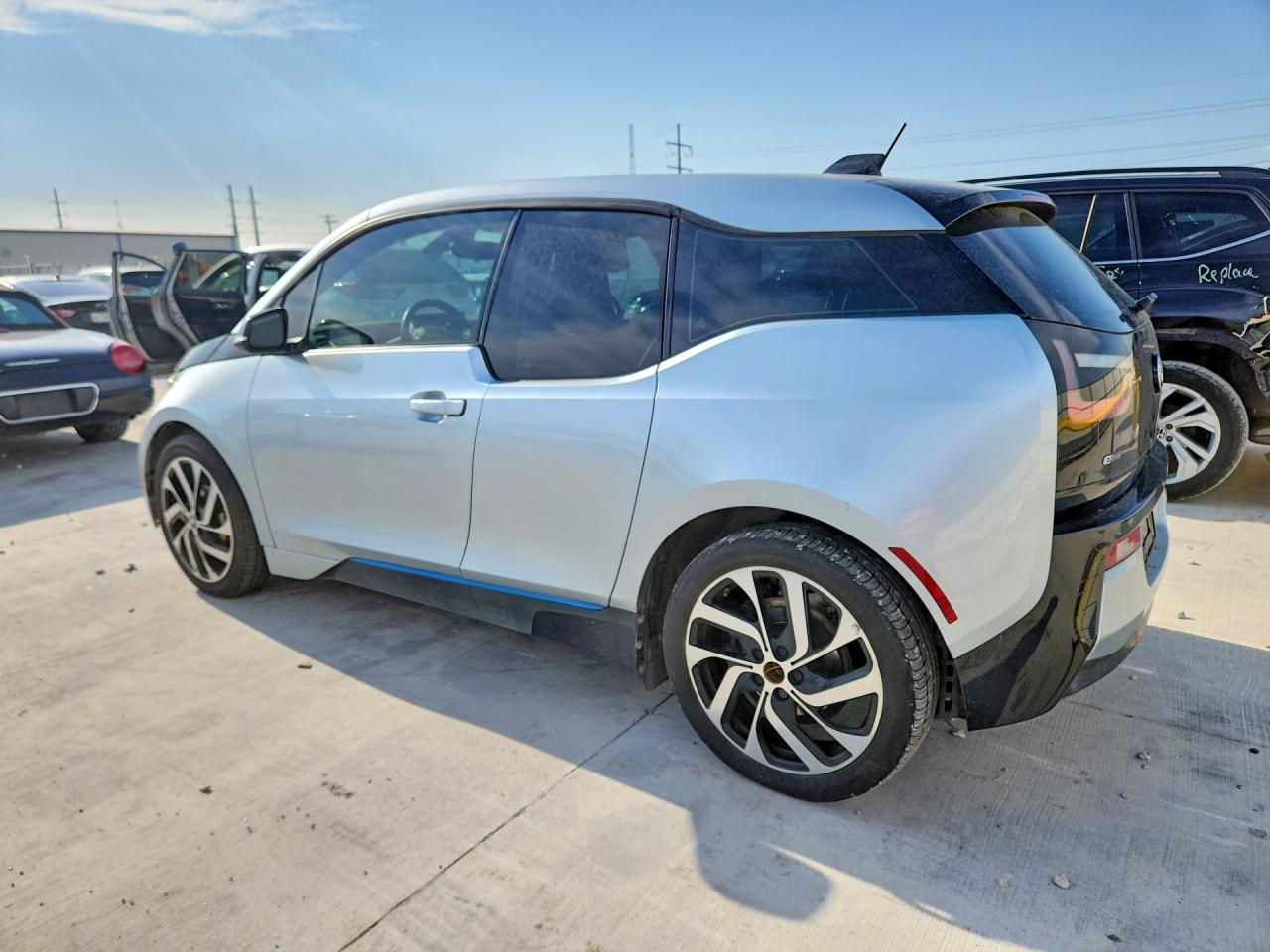 WBY1Z4C57FV502538 · 2015 BMW I3 · 2/12