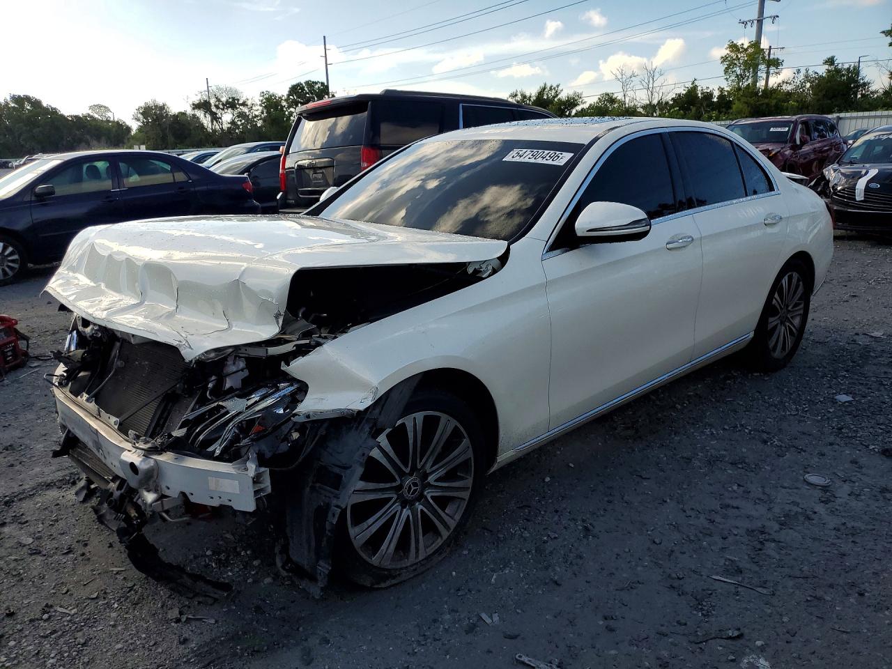 WDDZF4JB0JA381377 · 2018 MERCEDES-BENZ E