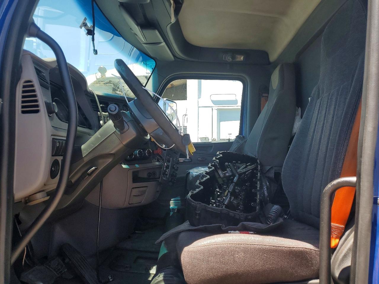 1NPBLP9X2HD368928 · 2017 PETERBILT 579 · 5/10