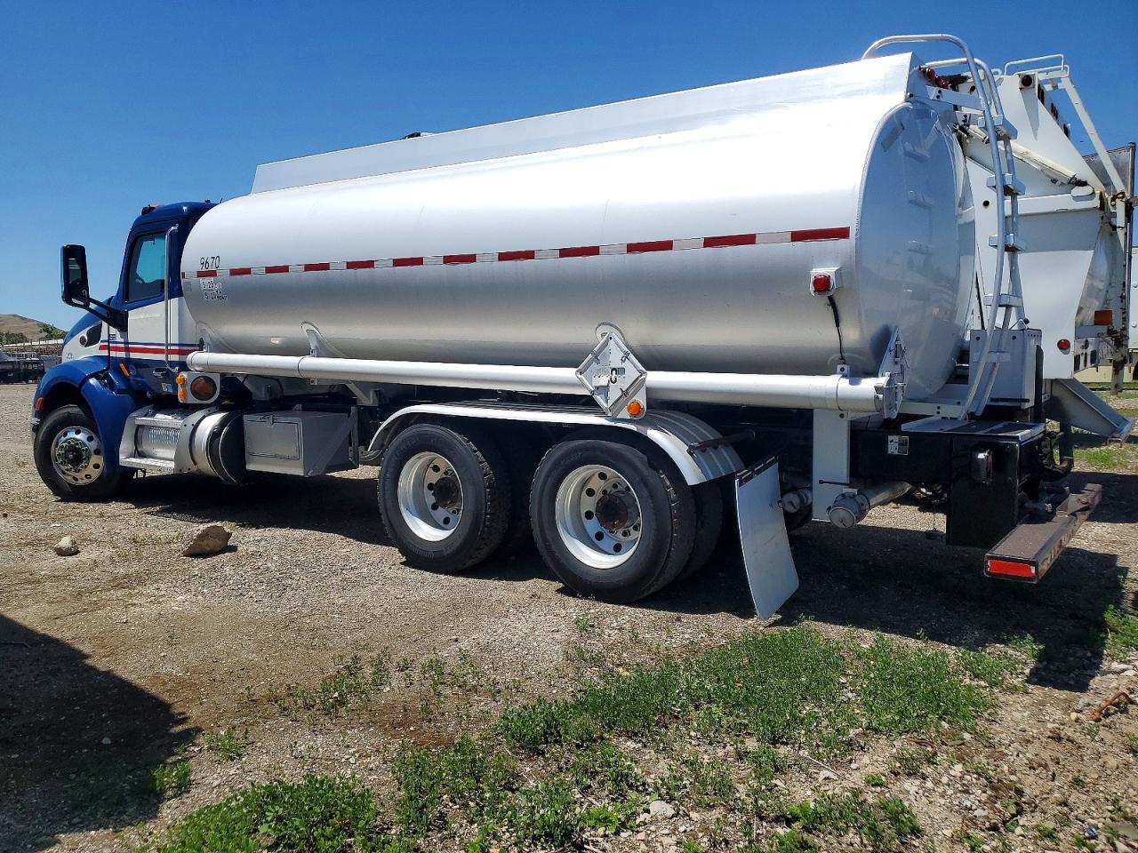 1NPBLP9X2HD368928 · 2017 PETERBILT 579 · 3/10