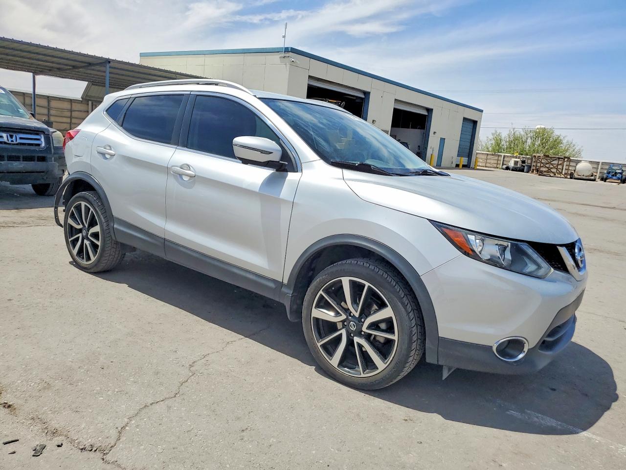 JN1BJ1CP3HW030500 · 2017 NISSAN ROGUE SPORT · 4/13