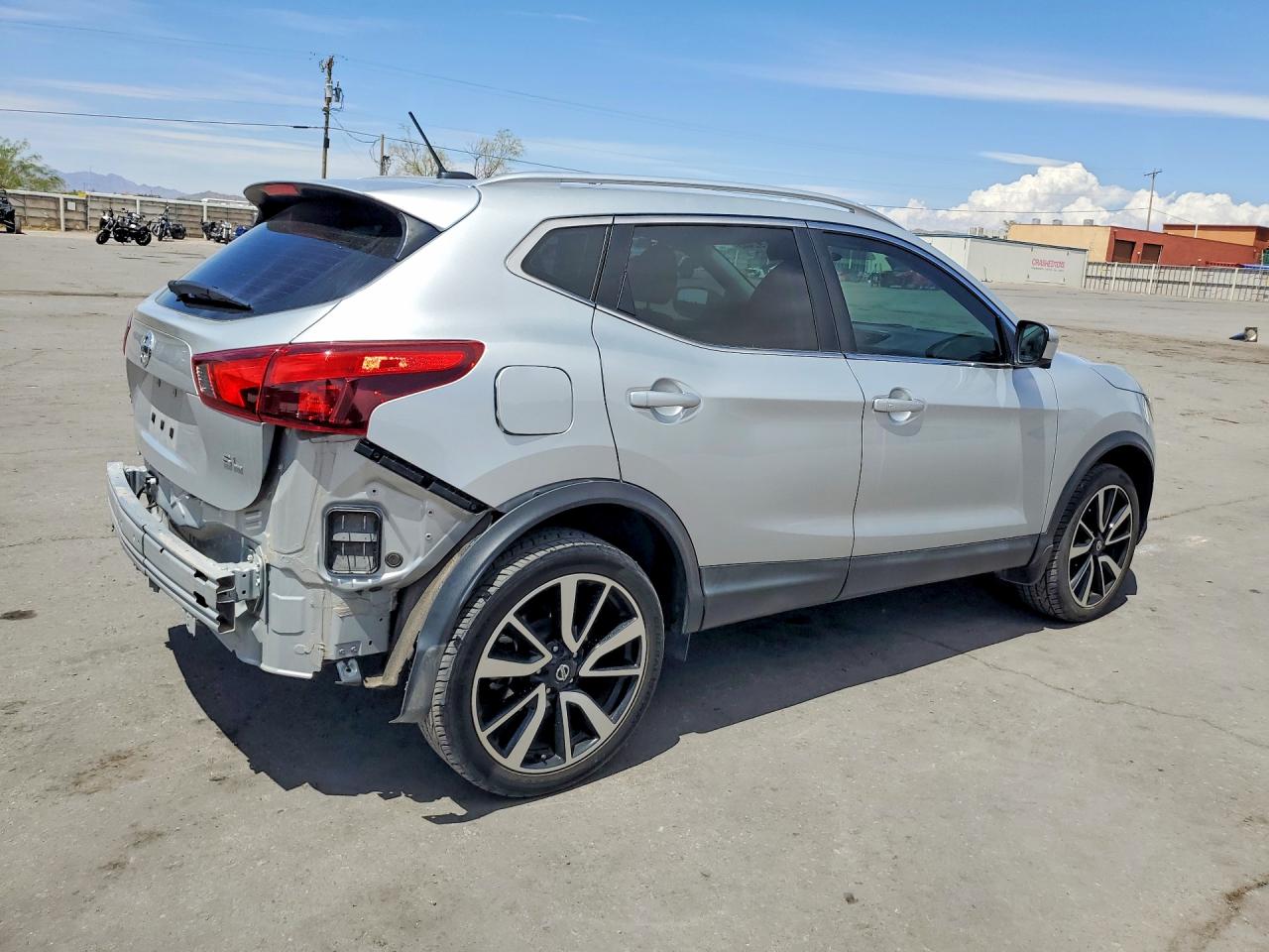 JN1BJ1CP3HW030500 · 2017 NISSAN ROGUE SPORT · 3/13