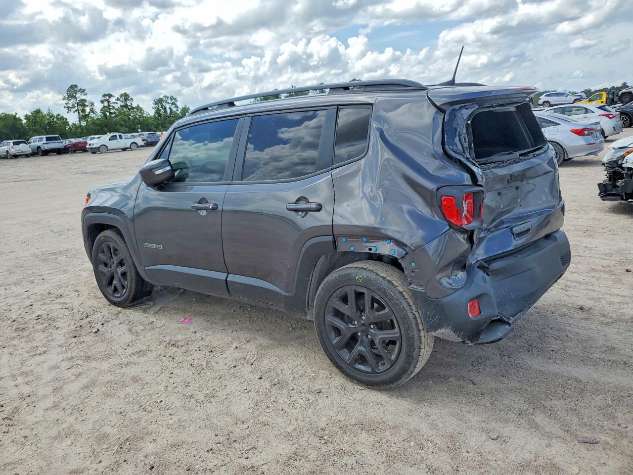 ZACCJBBB0JPH29163 · 2018 JEEP RENEGADE · 2/13