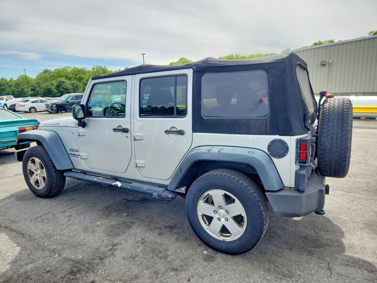 1J4HA3H14AL224672 · 2010 JEEP WRANGLER UNLIMITED · 2/13