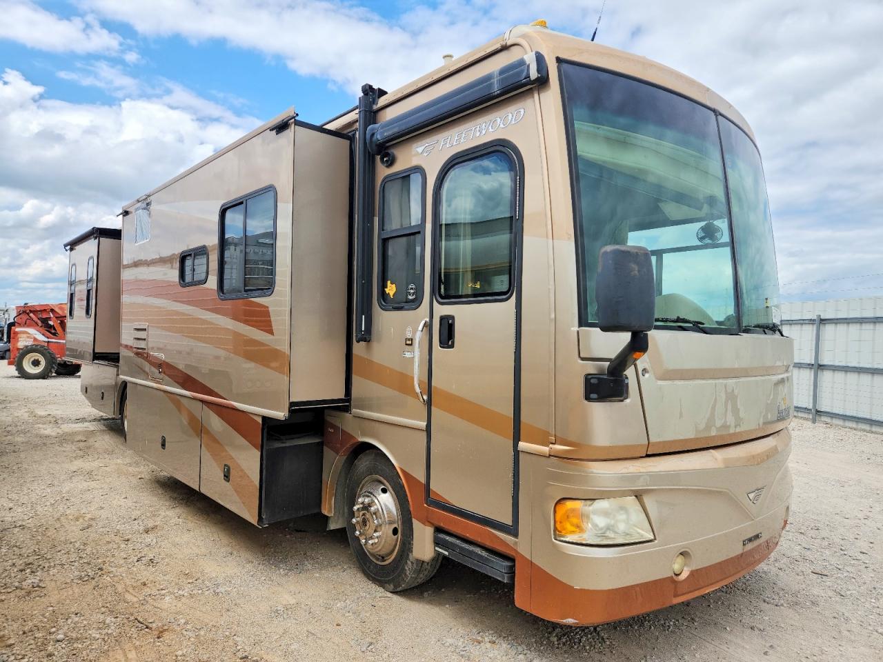 4UZACJDC27CY67958 · 2007 FREIGHTLINER CHASSIS