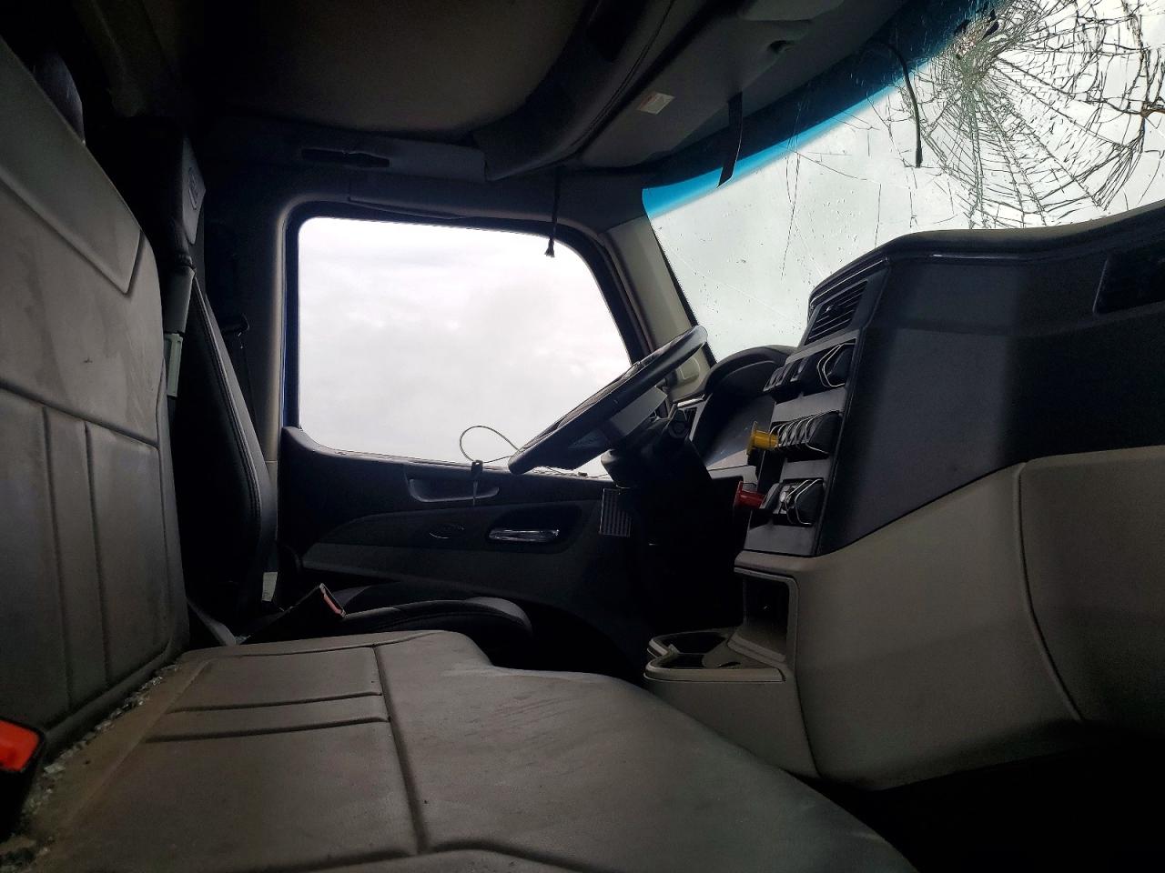 1NPCX4EX7SD760176 · 2025 PETERBILT 567 · 5/10