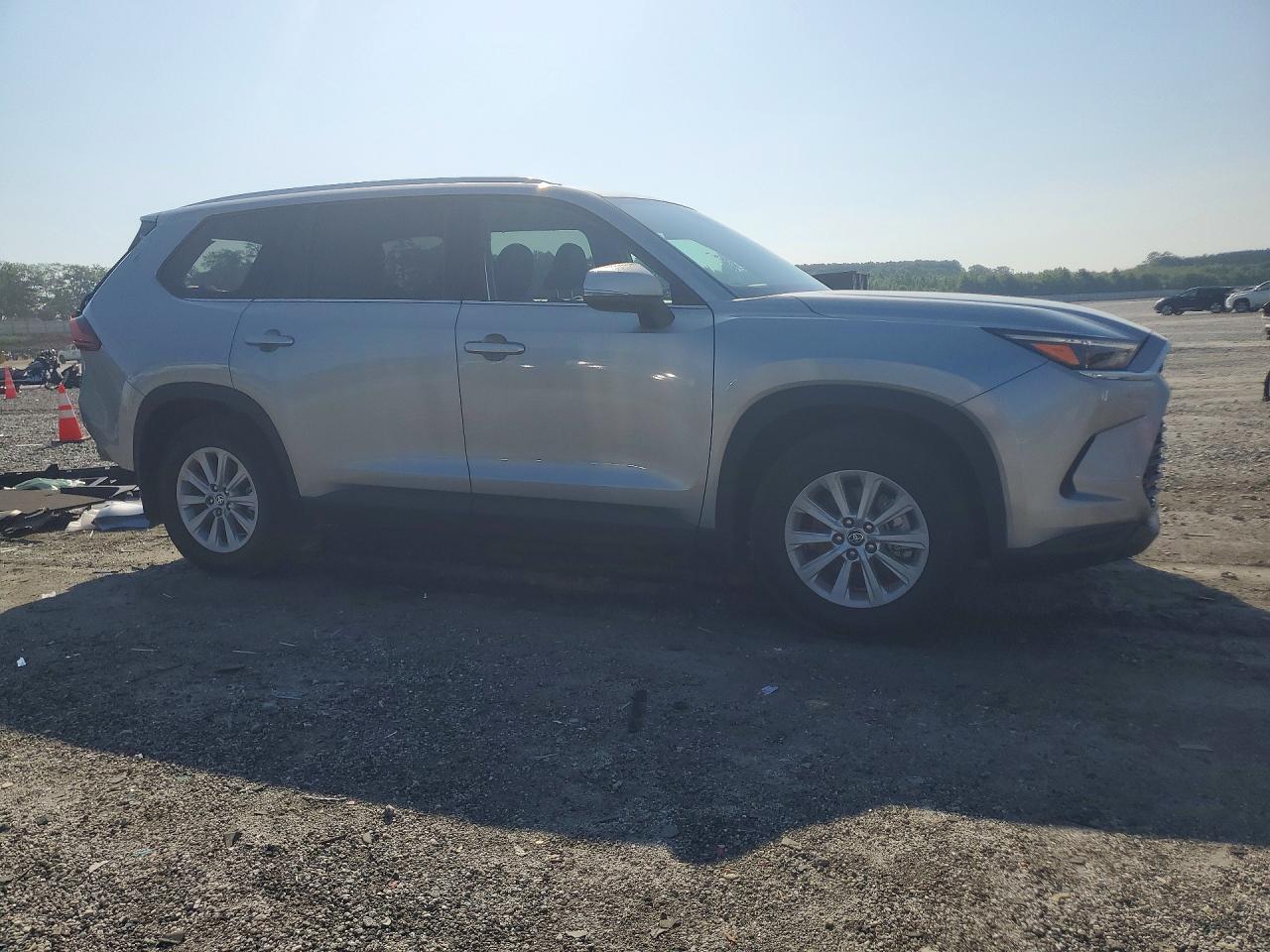 5TDAAAA5XRS018226 · 2024 TOYOTA GRAND HIGHLANDER · 4/14
