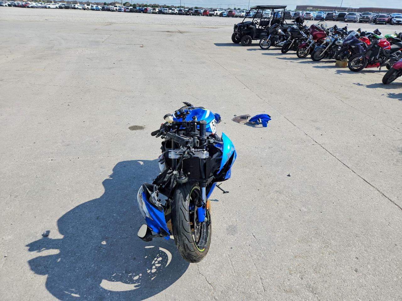 JS1GN7FA4F2101042 · 2015 SUZUKI GSX-R600 · 2/10