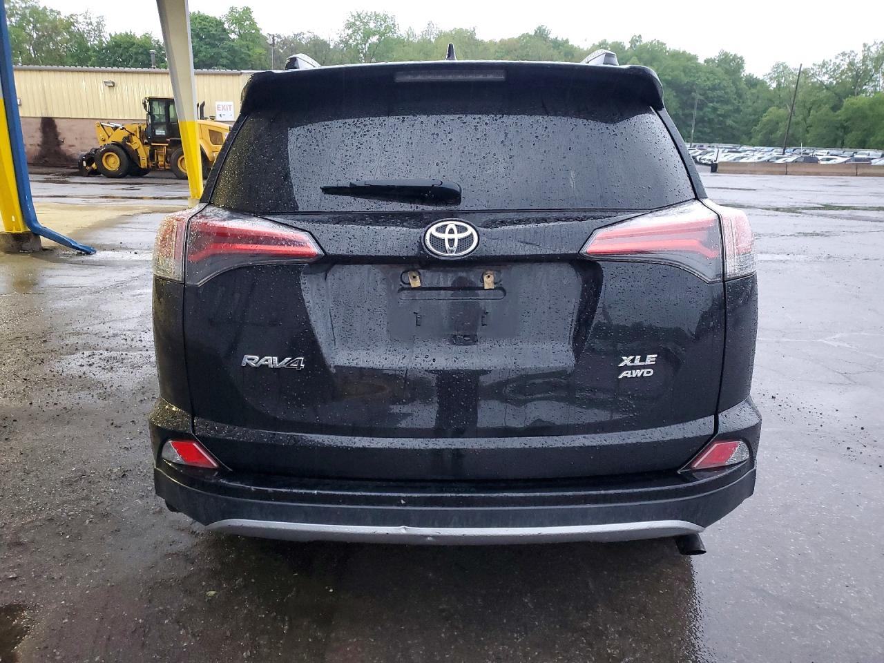 2T3RFREV8JW845089 · 2018 TOYOTA RAV4 · 6/13
