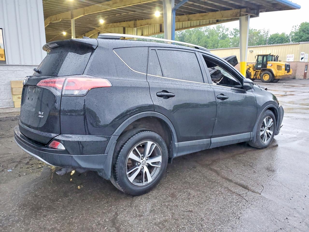 2T3RFREV8JW845089 · 2018 TOYOTA RAV4 · 3/13