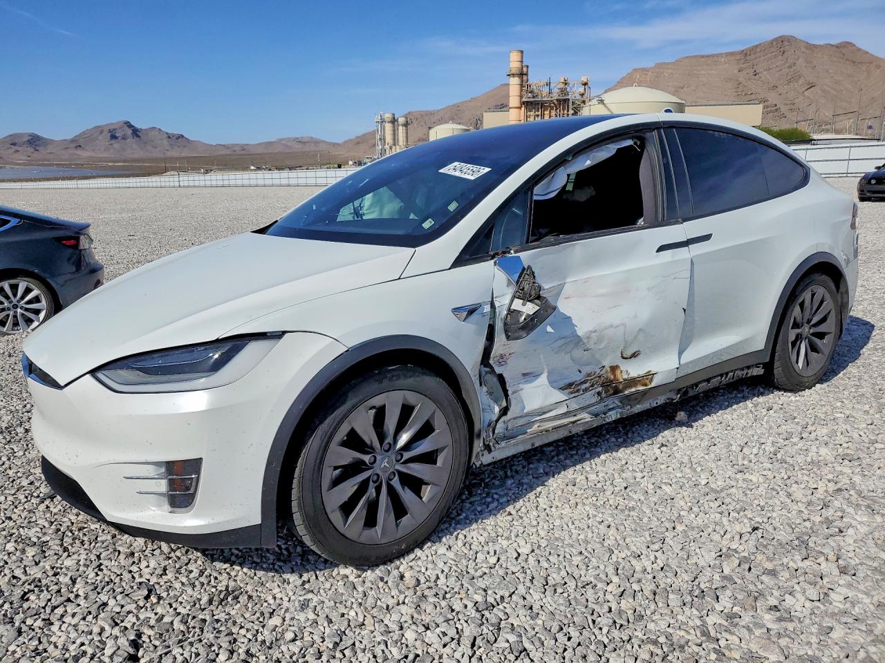 5YJXCBE26JF090415 · 2018 TESLA MODEL X