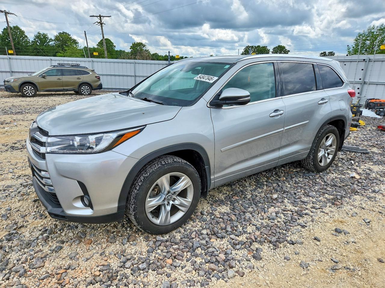 5TDDZRFH6HS422128 · 2017 TOYOTA HIGHLANDER