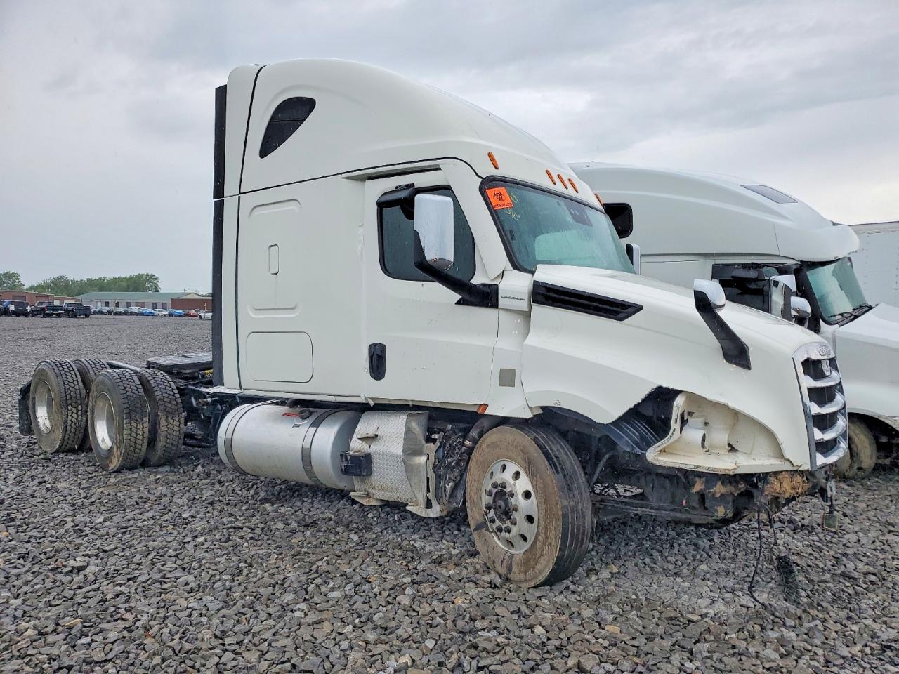 3AKJHHDV4RSUR2221 · 2024 FREIGHTLINER CASCADIA 126