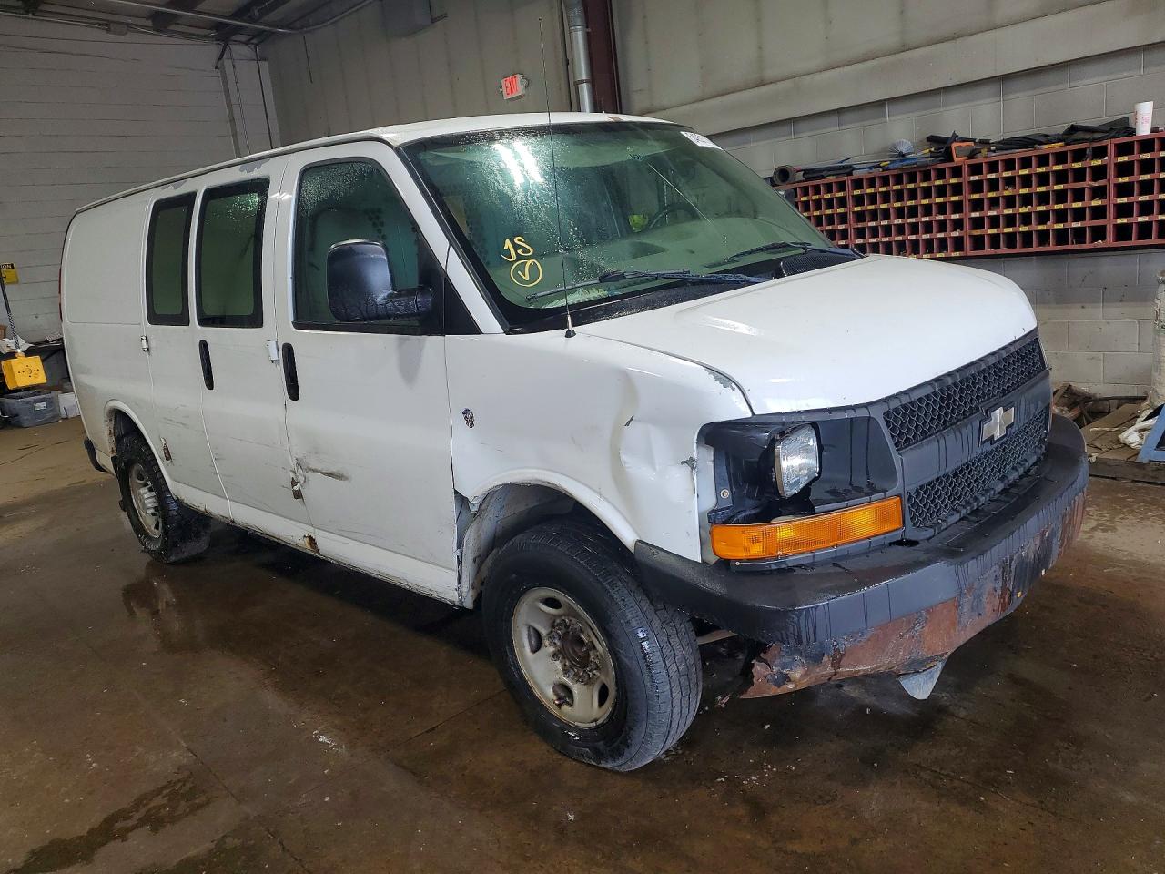 1GCHG35KX81158314 · 2008 CHEVROLET EXPRESS G3500 · 4/13