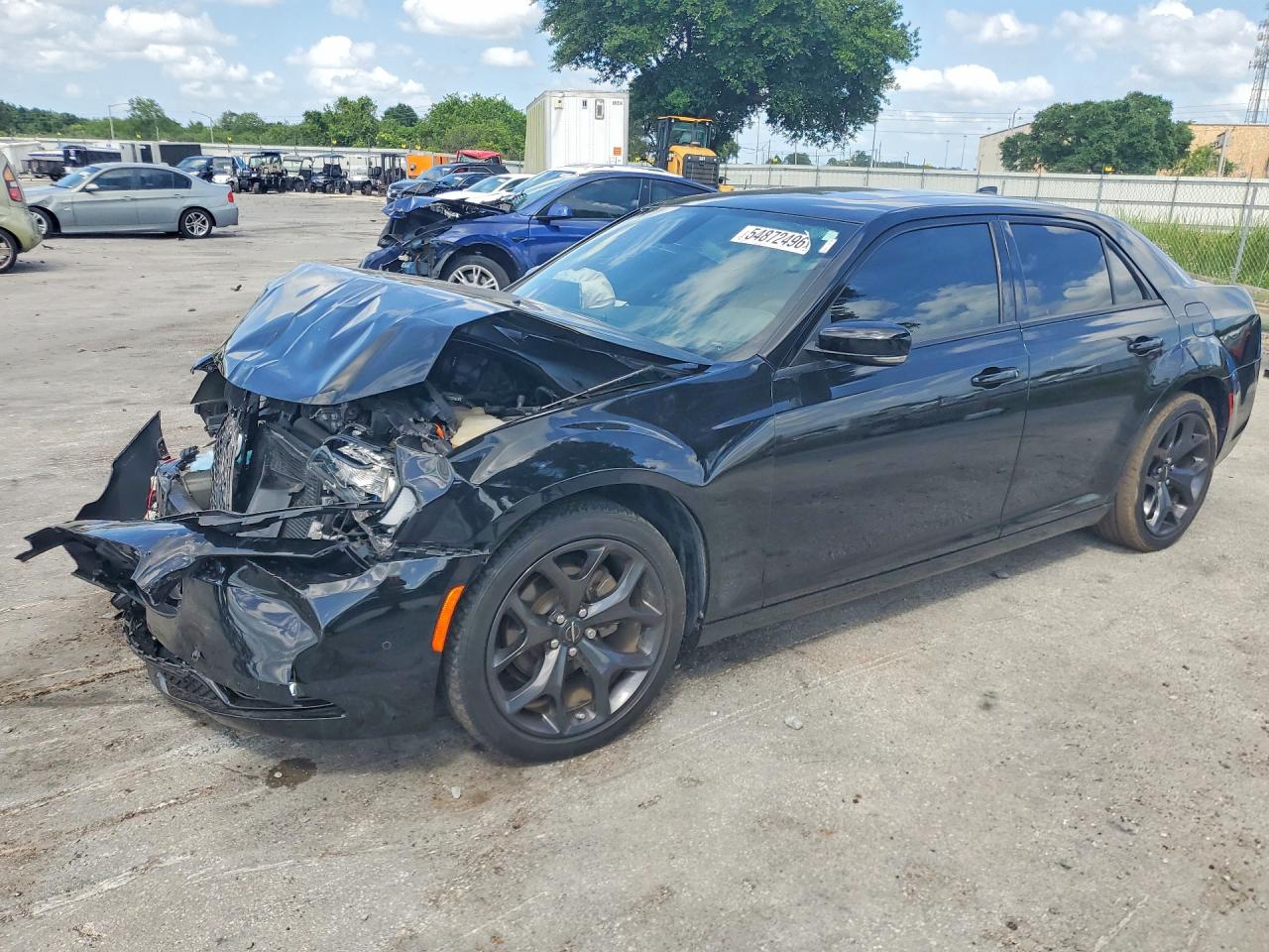 2C3CCABG6PH647002 · 2023 CHRYSLER 300
