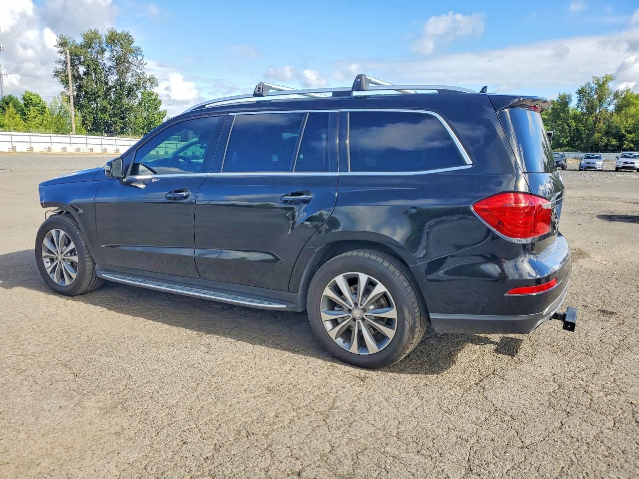 4JGDF6EE1FA616635 · 2015 MERCEDES-BENZ GL · 2/12