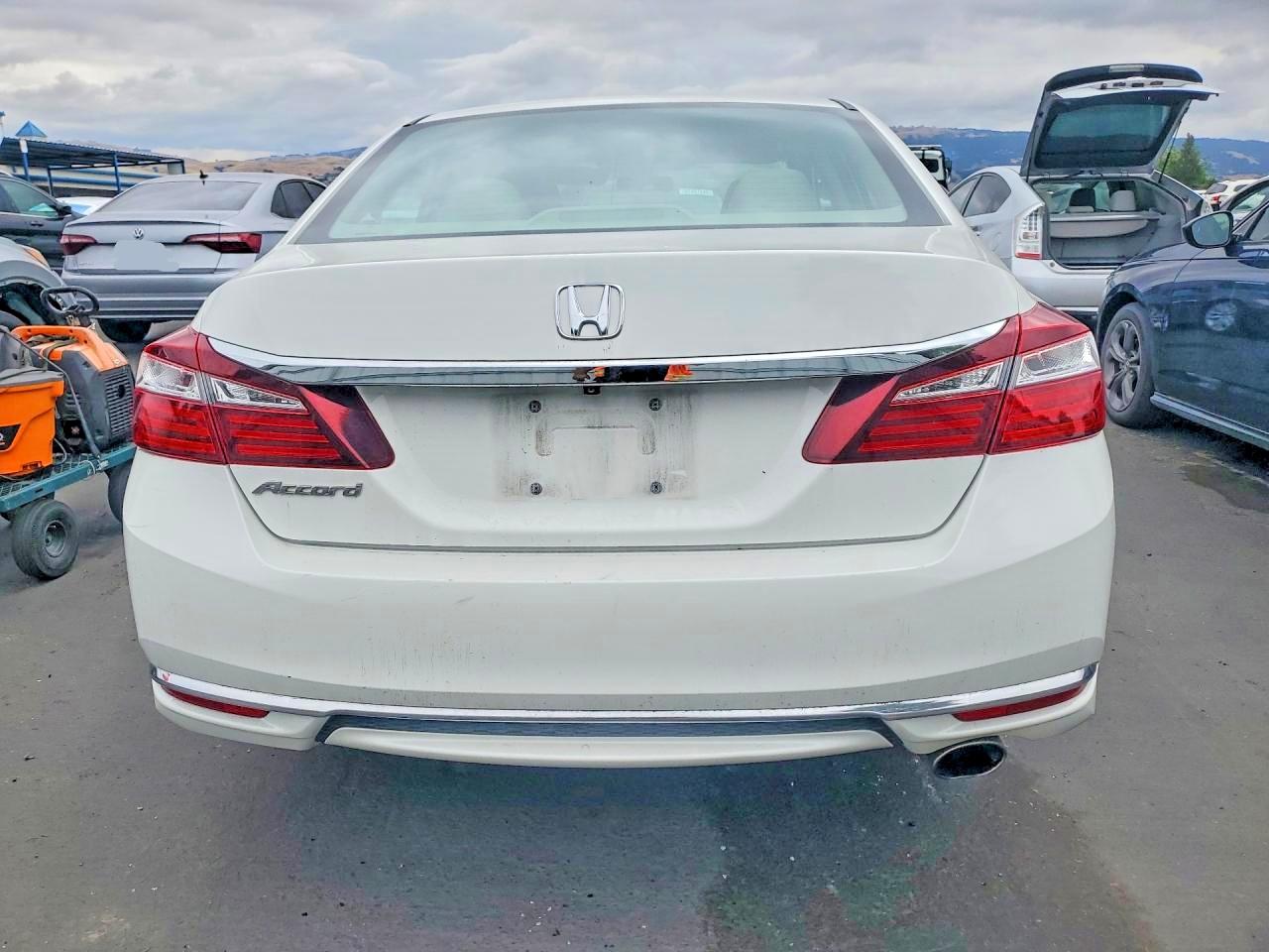 1HGCR2F32HA221509 · 2017 HONDA ACCORD · 6/12