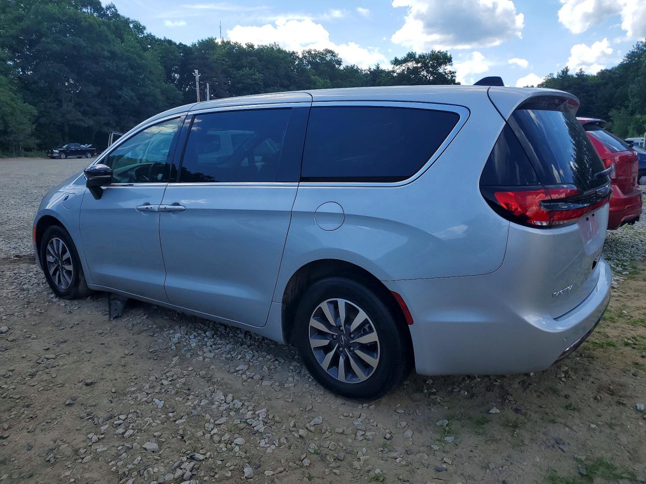 2C4RC1S77RR126910 · 2024 CHRYSLER PACIFICA · 2/13