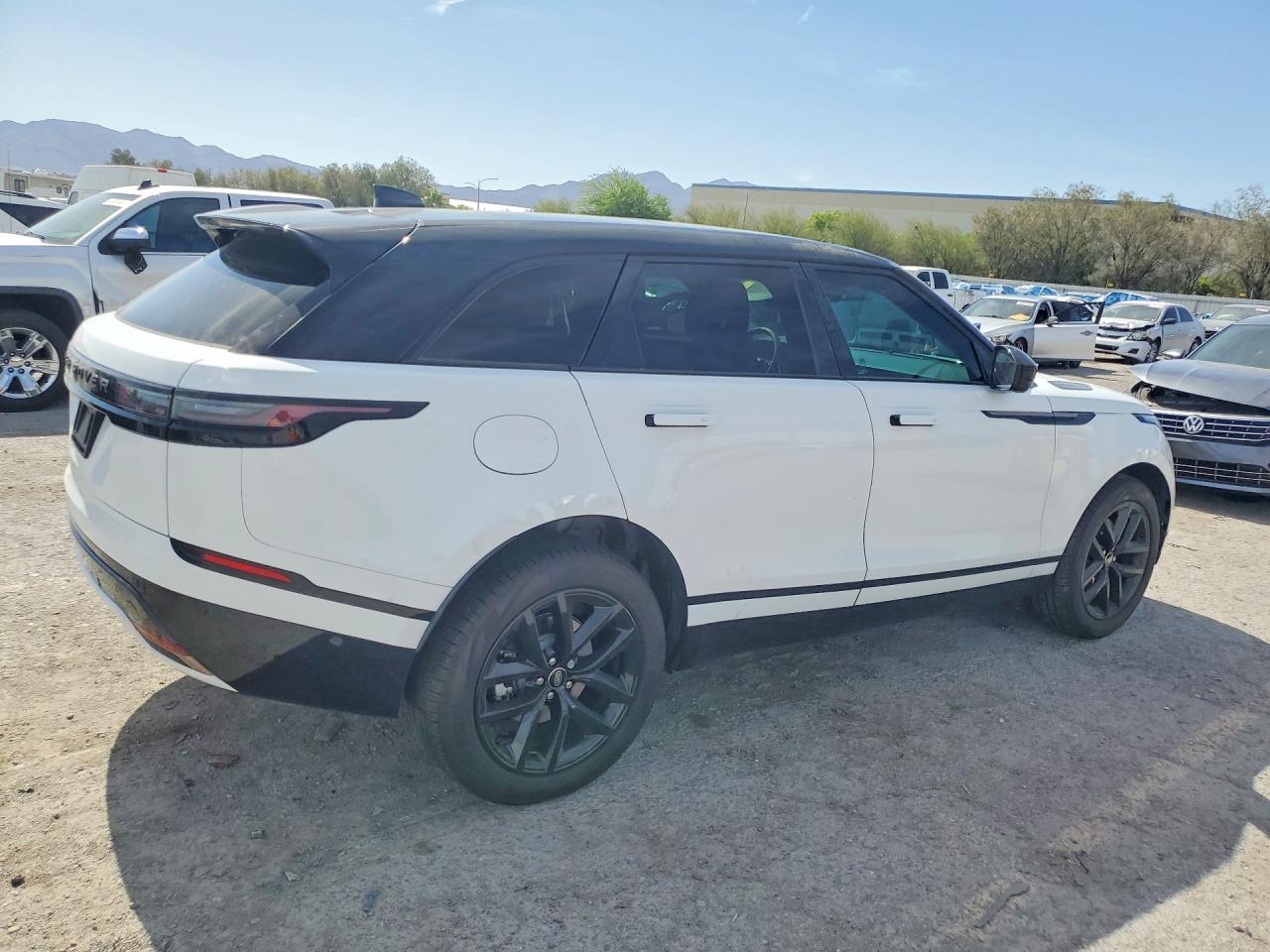 SALYL2EX2SA800462 · 2025 LAND ROVER RANGE ROVER VELAR · 3/13