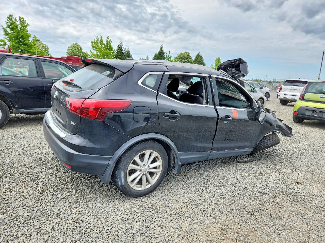 JN1BJ1CP1JW188307 · 2018 NISSAN ROGUE SPORT · 3/13
