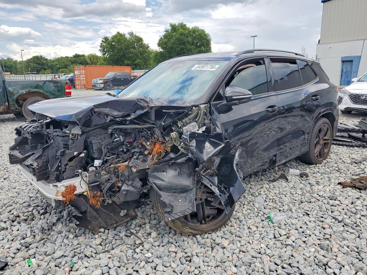 3VVHR7RM2SM057700 · 2025 VOLKSWAGEN TIGUAN