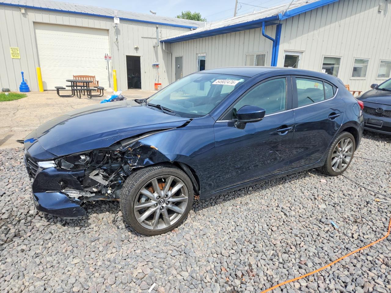 3MZBN1L32JM227532 · 2018 MAZDA 3
